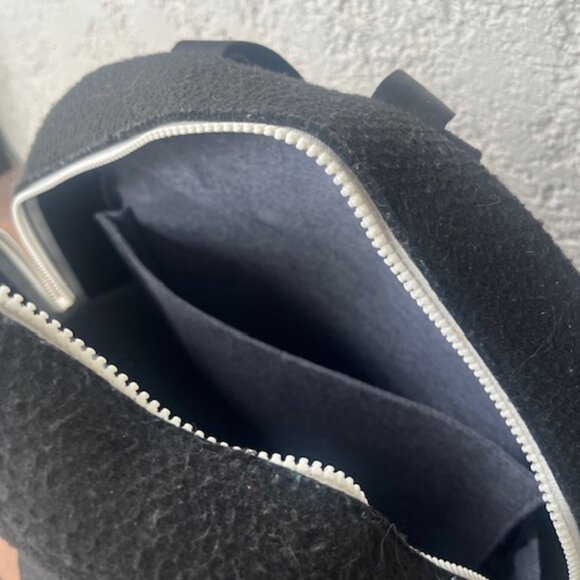 Rare M.R.K.T. Mad Rabbit Kicking Tiger Felt Backpack - Picture 6 of 8